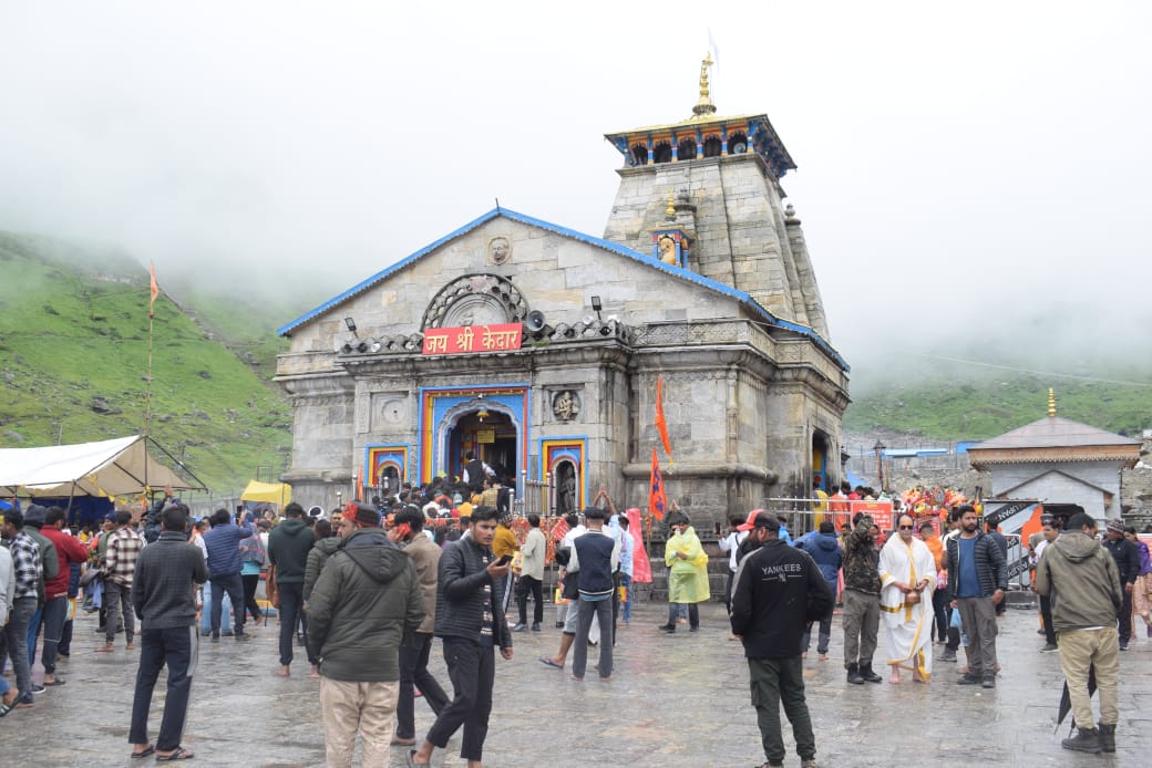 केदारनाथ धाम यात्रा में घोड़ा खच्चर संचालन से 40 करोड़ रुपए, हेली सेवाओं ने किया 35 करोड़ का व्यापार