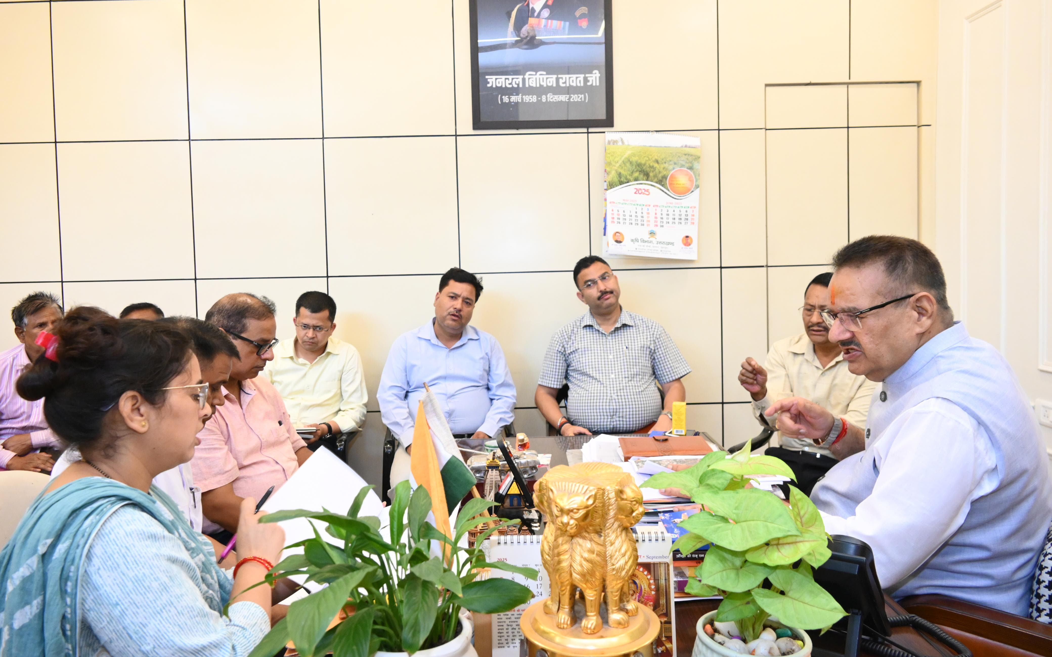 बस्तियों में 2016 से पहले निर्मित घरों को न दें नोटिसः मंत्री गणेश जोशी