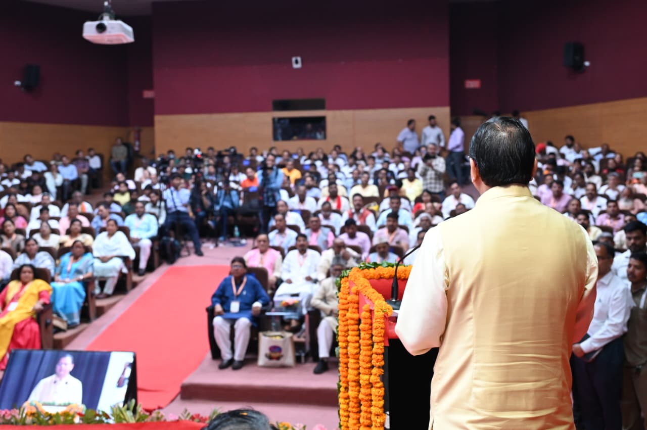 मुख्यमंत्री ने राज्य स्तरीय जागरूकता कार्यशाला में नशा मुक्ति एवं वरिष्ठ नागरिक सम्मान की दिलाई शपथ