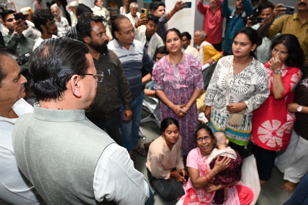 मुख्यमंत्री ने ऋषिकेश स्थित ट्रांजिट कैंप का किया औचक निरीक्षण