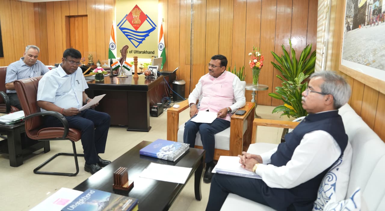मुख्य सचिव एवं अध्यक्ष, रेलवे बोर्ड के मध्य ऋषिकेश-कर्णप्रयाग रेल लाईन परियोजना सहित विभिन्न रेलवे प्रोजेक्ट्स के संबंध बैठक