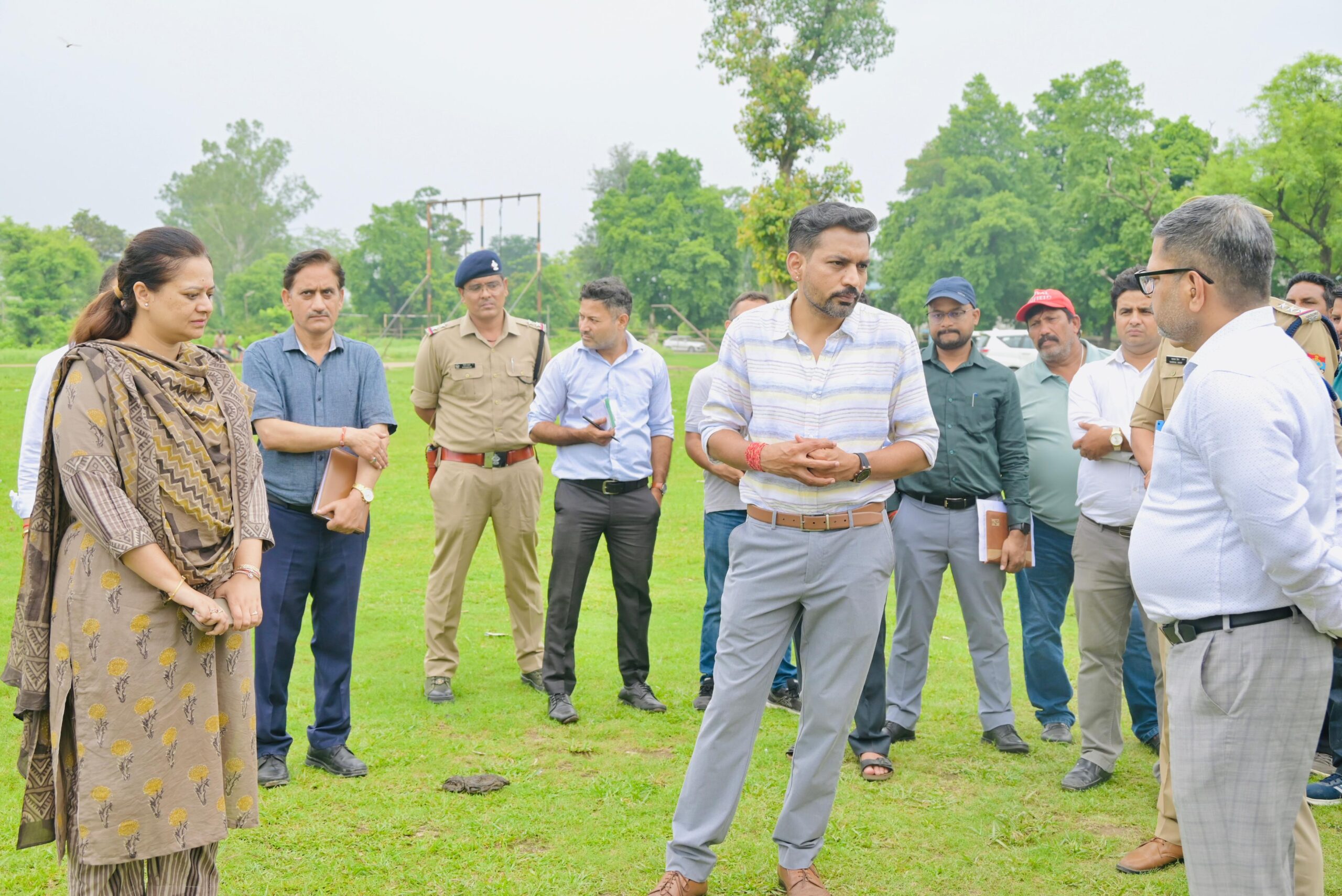 डीएम ने ऋषिकेश में कांवड़ यात्रा मार्ग एवं प्रमुख व्यवस्थाओं का स्थलीय निरीक्षण कर तैयारियों की समीक्षा की