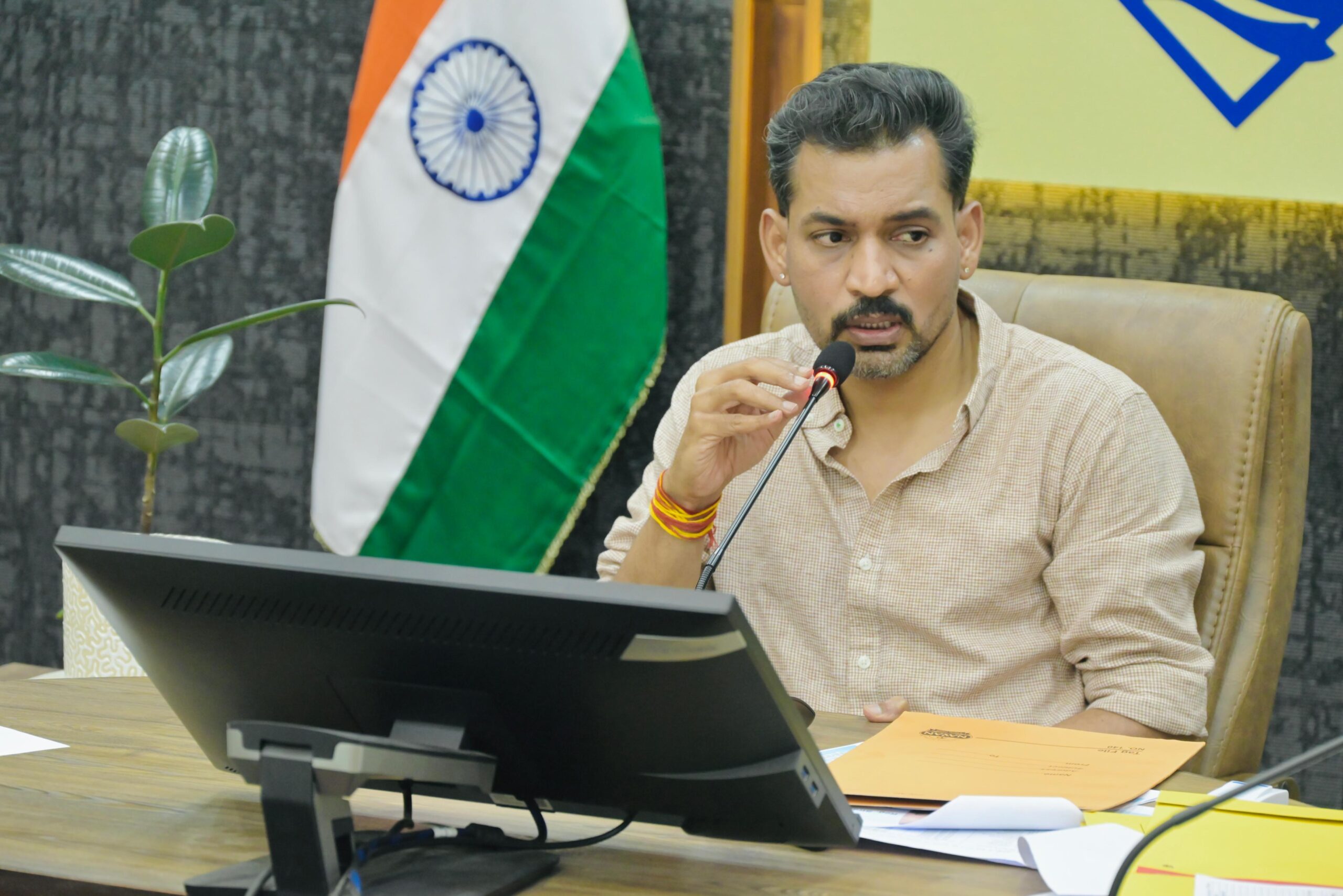 एसआईआर कार्य में पारदर्शिता एवं शुद्धता के साथ करें नोटिसों की सुनवाईः डीएम