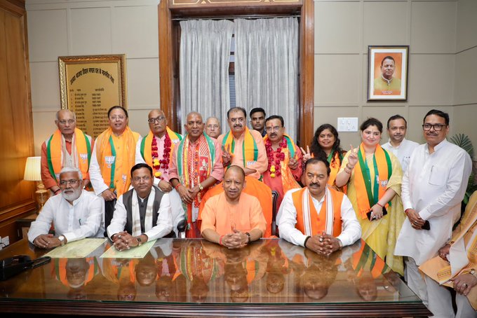 UP राज्यसभा चुनाव: BJP के 8 उम्मीदवारों का नामांकन