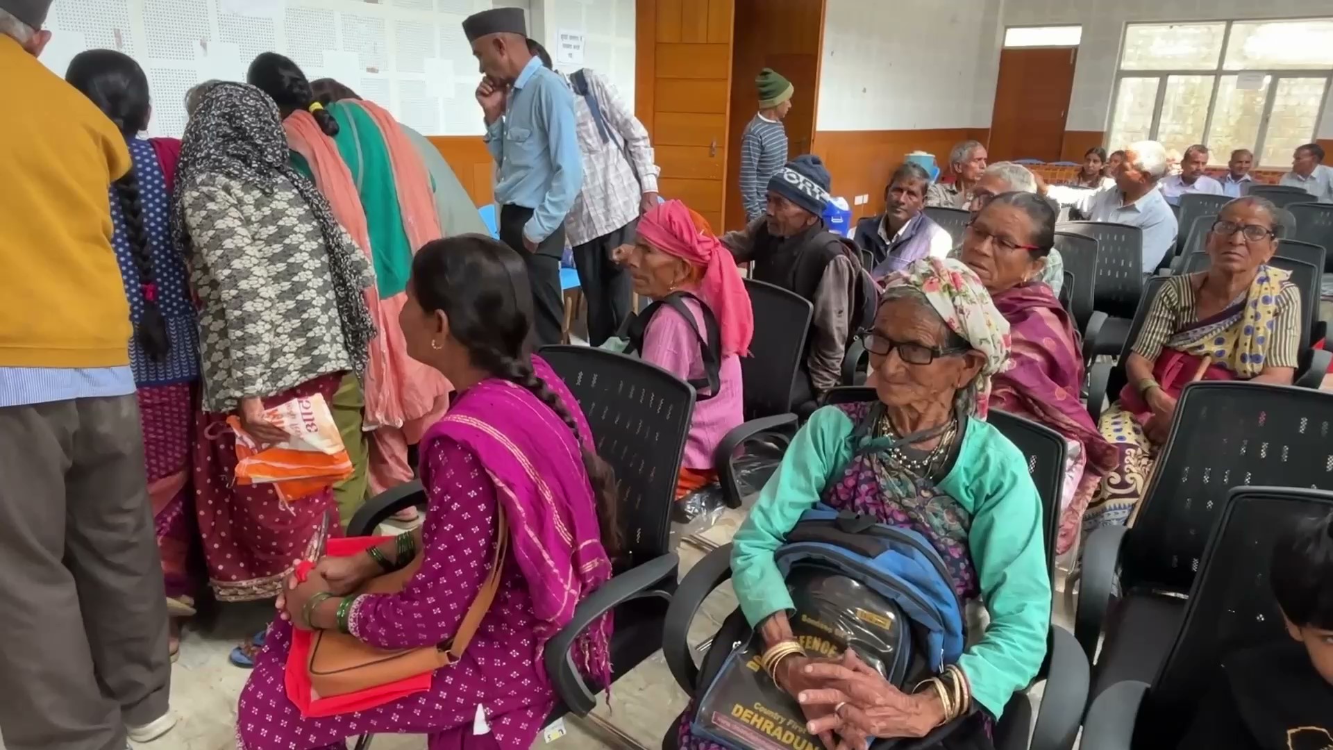 वरिष्ठ नागरिकों और दिव्यांगजनों को आत्मनिर्भर बनाने के उद्देश्य से विशेष शिविर आयोजित