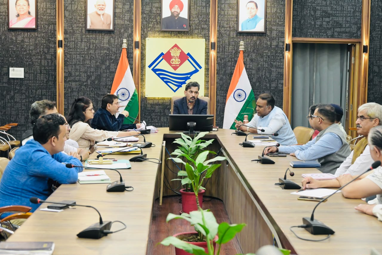 दीपावली पर पटाखों की बिक्री और आतिशबाजी को लेकर डीएम सख्त, नियमों के उल्लंघन पर होगी कार्रवाई